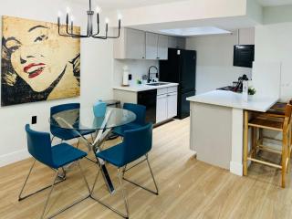 Renovated 1BR Ground Floor Pool Gym Jacuzzi 680sqft - 7