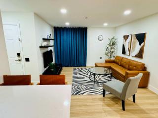 Renovated 1BR Ground Floor Pool Gym Jacuzzi 680sqft - 6