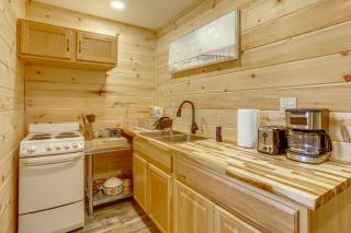 Hunt, Fish & Stargaze: Doniphan Cabin on 25 Acres - 6