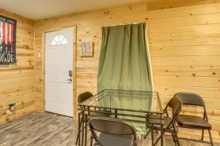 Hunt, Fish & Stargaze: Doniphan Cabin on 25 Acres - 3