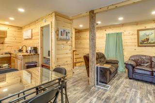 Hunt, Fish & Stargaze: Doniphan Cabin on 25 Acres - 2