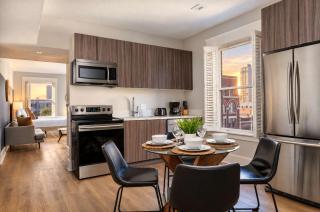 Roomy 2BR Hotel Suite Sleeps 5 in Central Gaslamp - 0