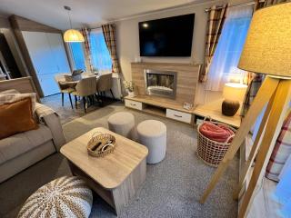 Woodland Escape with Hot Tub - Aberdeunant Hall Caravan Park - 1