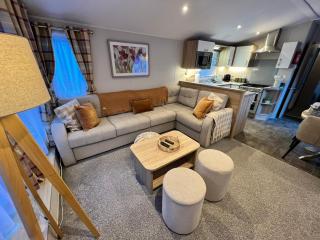Woodland Escape with Hot Tub - Aberdeunant Hall Caravan Park - 4