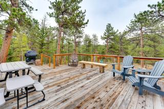 Quiet + Peaceful Home in Allenspark w/ Deck! - 9