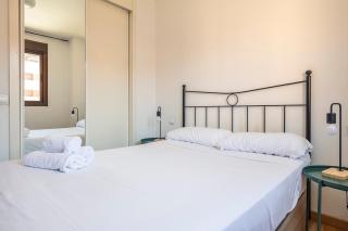 Centrally Located Apartment with Pool near IFEMA - Madrid - 7