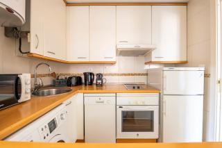 Centrally Located Apartment with Pool near IFEMA - Madrid - 1