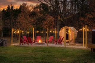 Golden Hour Retreat - Sauna Hot Tub & Fire Pit - 0