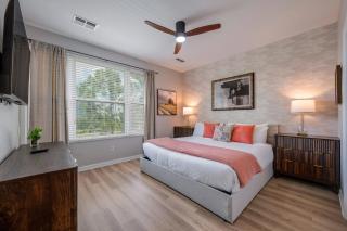 Stylish Vista Cay 3BR Comfort at a Prime Location - 8