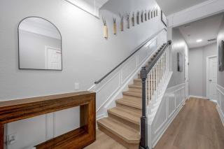 Stylish Vista Cay 3BR Comfort at a Prime Location - 1