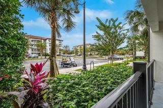 Cozy 2BR condo Comfort and Prime Location - 9