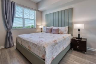 Spacious 3BR Near Parks and Convention Center - 7