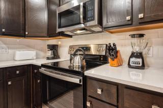 Spacious 3BR Near Parks and Convention Center - 1