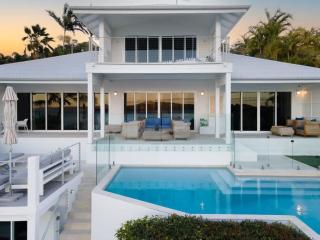 Vue de Bleu' Luxury Whitsunday Ocean View Retreat - 2