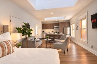 Explore Gaslamp in this Trendy 2BR Sleeps 5 - 3