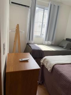 5 Pessoas 2 Quartos com Ar Próx Praias N e Sul - 5