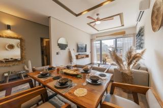 Deluxe corner Apt 2 Bdr with Partial Ocean View - 0