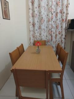 Casa com ótima localização, composta por 2 quartos, com ar-condicionado nos dois quartos, além de garagem para carro hatch de pequeno porte - 8