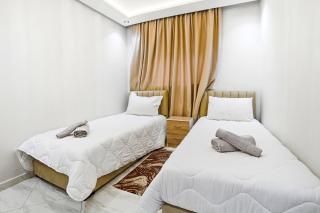 Elegant 2-Bedroom Apartment with AC, Fast WiFi & Free Parking - 7