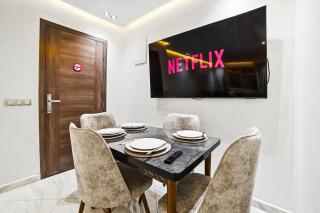 Elegant 2-Bedroom Apartment with AC, Fast WiFi & Free Parking - 9