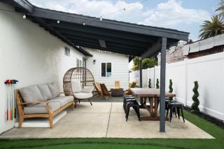 *Golden Getaway* 5 Beds / 8 Minutes to Downtown - 9