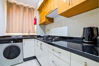 Elegant 2-Bedroom Apartment with AC, Fast WiFi & Free Parking - 6