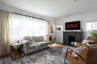 *Golden Getaway* 5 Beds / 8 Minutes to Downtown - 7