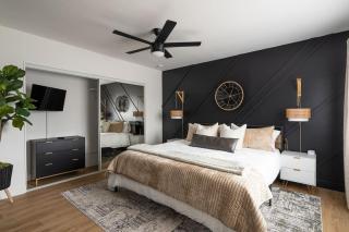 *Golden Getaway* 5 Beds / 8 Minutes to Downtown - 2