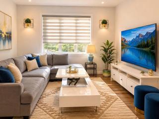 SpaciousCalgaryHome l 4 Bedrooms l Sleeps 8 plus - 0