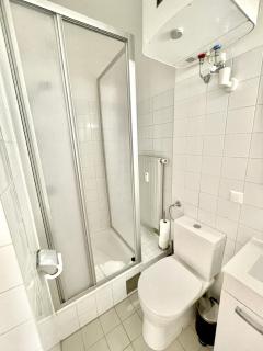 NOOR Modern Studio Lend Parking Option - 5