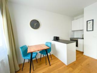 NOOR Bright Studio Workspace Parking Option - 5