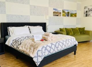 Private 2BR, 1BA with shared Kitchen in a House, Free Parking, 15 Min YVR - 0