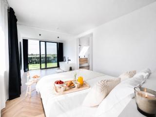 Villa Awans Luxury stay for 6 with Pool - 4