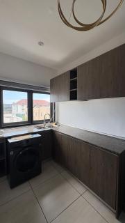 Modern 2 Bedroom Apartment for rent in Labone - 8