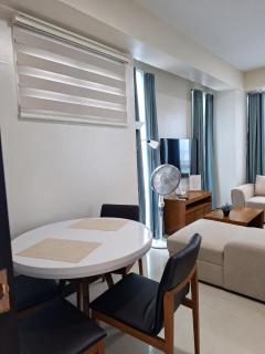 Mactan Newtown Stay near Airport & Beach - 1