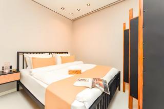 Designer 2-Room Apt Steps from Republic Square - 4