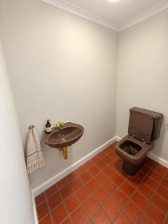The Lighthouse - 3BD, sleeps 7, Free parking - 8