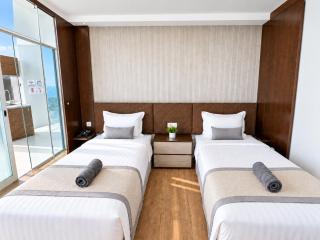 Full Seaview 2BR Duplex Loft Maritime Suites George Town 0705 - 5