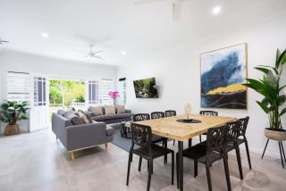 Botanical Gardens Spa Villa - Edge Hill Cairns sleeps 9 Pet Friendly - Edge Hill - 5