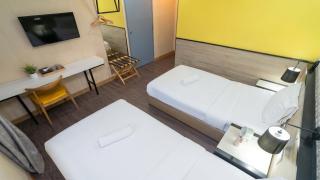 Swing & Pillows - Golden Roof Hotel Seri Iskandar, Ipoh - 3