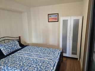 Comfortable spacious 2BR East Perth apartment - 1