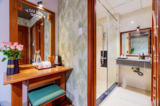 Two Elephants Hotel - 2