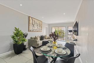 Sandton Grand 2-Bed at Middle 3 - 0