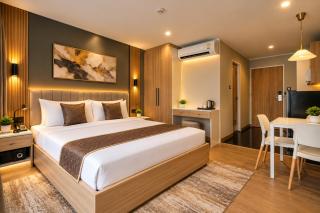Hotel GMR Grand Loft Near IGI Airport Delhi - 0