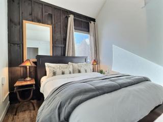 TreeTops- Fireplace, Ski off, Shuttle On Access! - 8