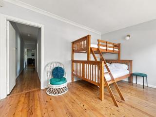Pearl Beach Semi - 2 min to sand & sea - Lilly - 6