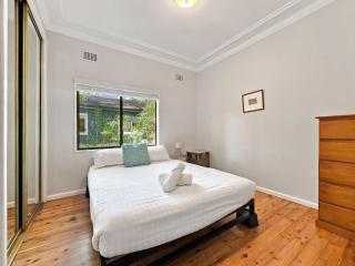 Pearl Beach Semi - 2 min to sand & sea - Lilly - 3