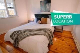 Big Wave Glenelg 2BR Apartment Fast WiFi AC Steps to Beach and Jetty Road - 0