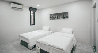 SKY's HOUSE - 2