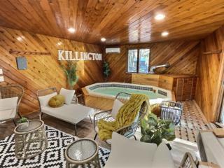 BearHaus-Fireplace, HUGE indoor Hot Tub, Sleeps 14 - Killington - 0
